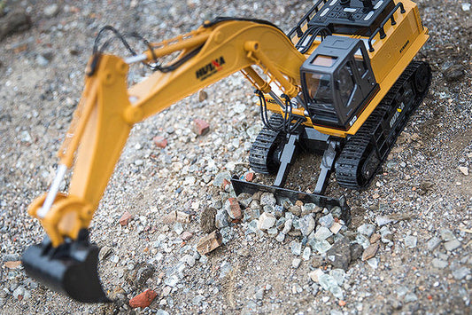 CY1510  HUINA 1/16 SCALE RC EXCAVATOR  W/DIE CAST BUCKET